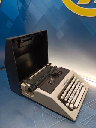 maquina de escribir, con funda, olivetti lettera 40
