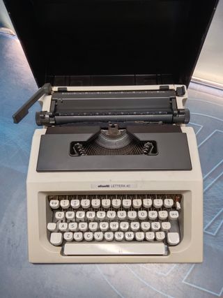 maquina de escribir, con funda, olivetti lettera 40