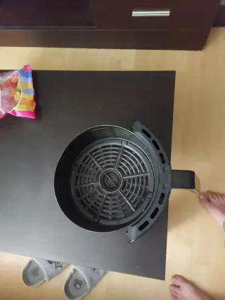 Freidora de aire Ufesa negra.