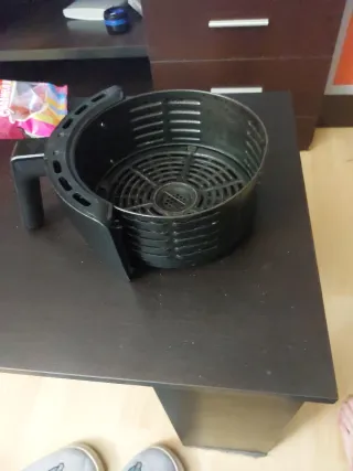 Freidora de aire Ufesa negra.