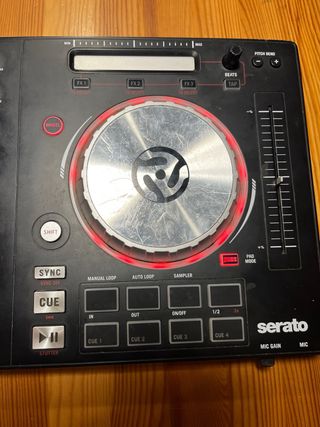 Controladora DJ Numark Mixtrack Pro 3