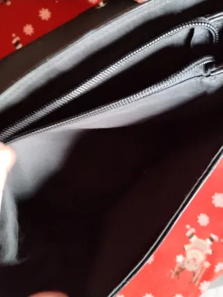 Bolso negro de poli-piel