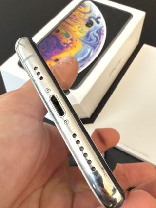 iPhone XS 64GB Argento. Batteria 85%. Fattura