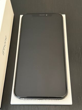 iPhone XS 64GB Argento. Batteria 85%. Fattura