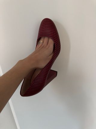 Zapatos de tacón rojos