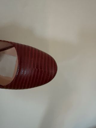 Zapatos de tacón rojos