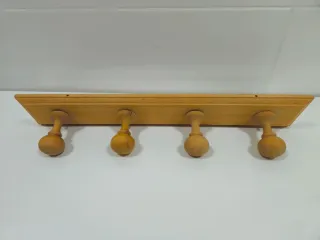 Perchero de madera con 4 ganchos