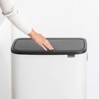 Brabantia Bo Hi Touch mecanismo de apertura con un