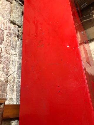 Mueble tipo locker metálico rojo