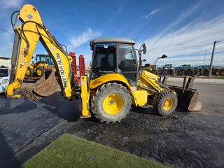 Retroexcavadora New Holland B100B
