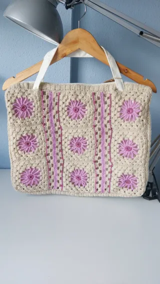 Bolso ganchillo flores beige y rosa