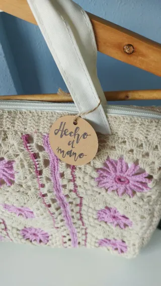 Bolso ganchillo flores beige y rosa