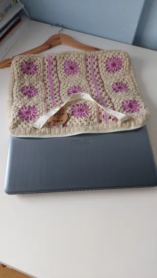 Bolso ganchillo flores beige y rosa