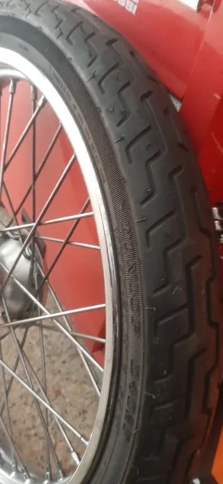 Rueda 21' delantera con neumático nuevo