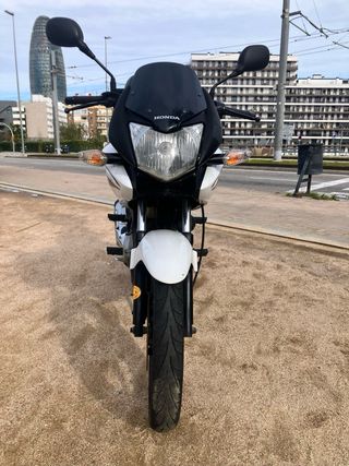 Honda CBF 125 moto de carretera 19.700km año 2013