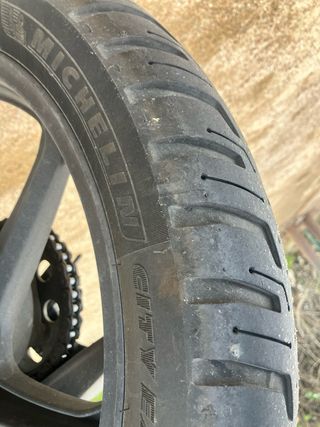 Honda CBF 125 moto de carretera 19.700km año 2013