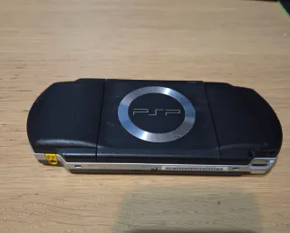 PSP 1004 Nera con Caricatore e Batteria