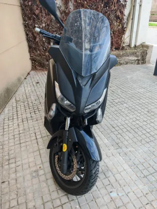 Yamaha Xmax 400 - 2015.