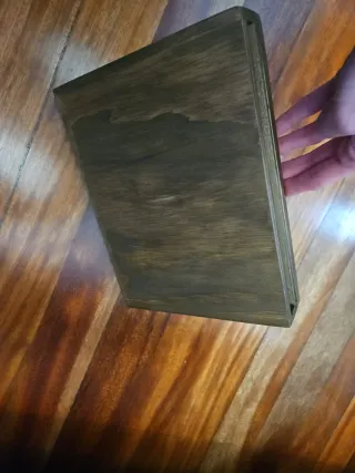 Marco de madera con almacenaje