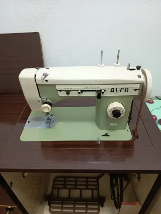 Máquina de coser Alfa 482
