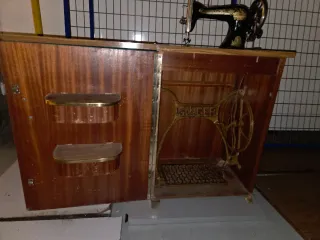 Máquina de coser Singer antigua