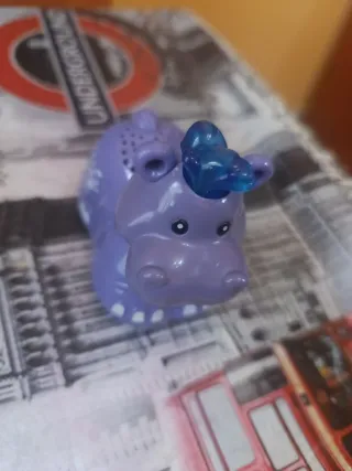 Coche de juguete morado Popi el hipopotamo