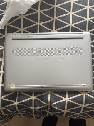 Portátil HP gris básico