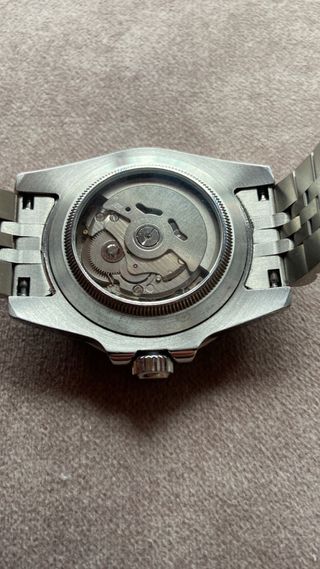 Reloj Seiko GMT Negro y Verde