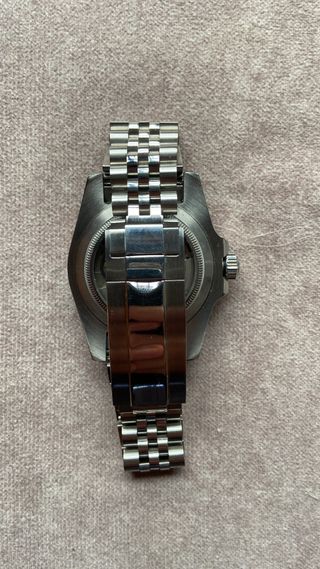 Reloj Seiko GMT Negro y Verde