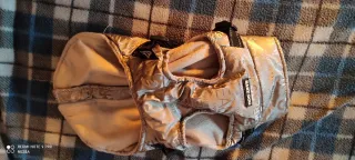 Chaqueta para mascota plateada