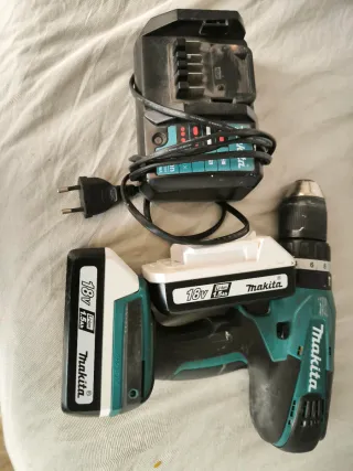 Taladro Atornillador Makita + 2 Baterías