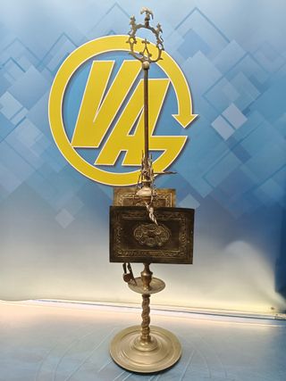 Antiguo velón, de bronce, 94x30x25 cm. Completo. CANDIL QUINQUE LAMPARA DE ACEITE