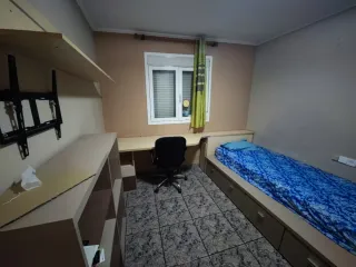 Alquiler habitación doble, puerta independiente.