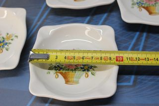 Caja porcelana La Cartuja de Sevilla Pickman con 6 cenicero a juego.