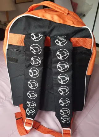 Mochila Karhu Snow Time Negra y Naranja