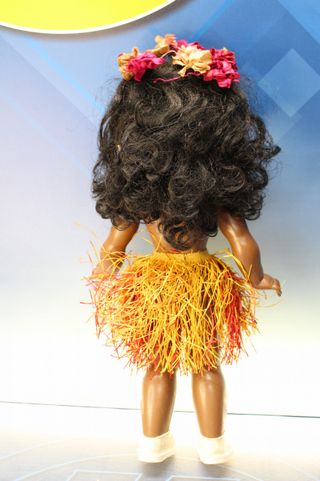 Antigua muñeca francesa Bella, en su caja. Años 50 – 60.