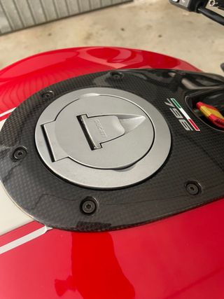 Ducati Monster 796 Roja