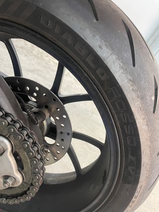 Ducati Monster 796 Roja