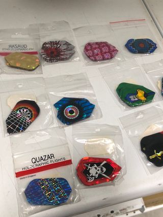 Lote 171 plumas holograma para dardos