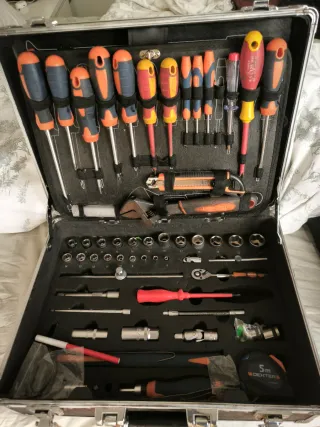 Maleta de herramientas (sin carraca grande)