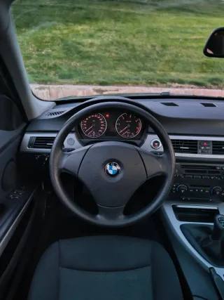 BMW Serie 3 320d B🟡