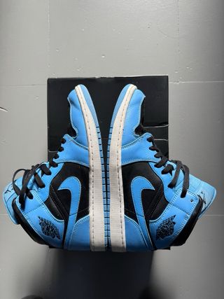 Nike Air Jordan 1 Mid Azul y Negro