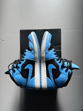 Nike Air Jordan 1 Mid Azul y Negro