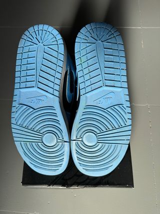 Nike Air Jordan 1 Mid Azul y Negro