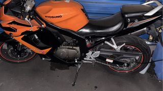 Moto Hyosung GT250R Naranja