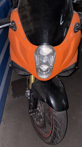 Moto Hyosung GT250R Naranja