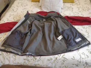 Chaqueta Columbia Roja y Beige