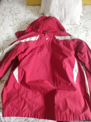 Chaqueta Columbia Roja y Beige