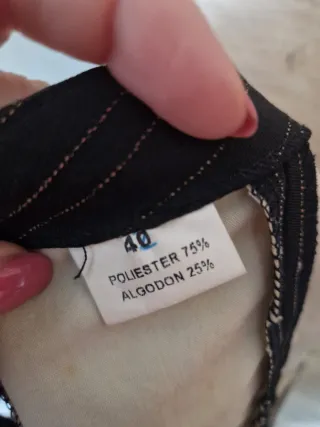 Traje de flamenca negro con volantes