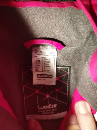 Mono de esquí rojo talla 4 Con gafas y guantes